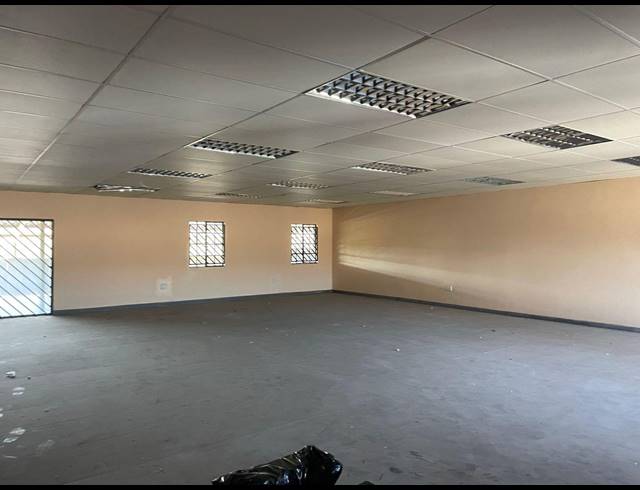 578M² WAREHOUSE FOR SALE IN SPARTAN